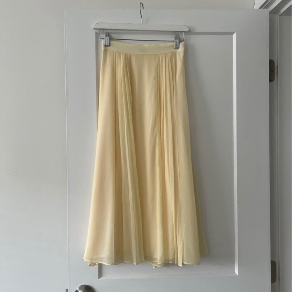 Aritzia little moon butter pale yellow skirt fully lined size 0